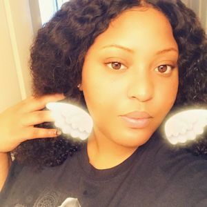 Meet your Posher, Tamia paris